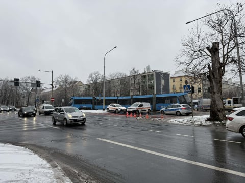 Uciekając przed policją zderzyli się z tramwajem. W bagażniku mieli związanego 34-latka. Mężczyzna nie żyje [FILM] - 12