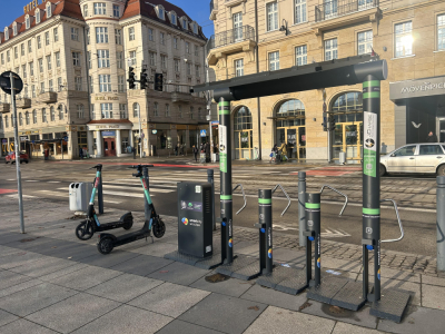 Wrocławianie za darmo naładują rowery i hulajnogi elektryczne. Gdzie znajdują się stacje?