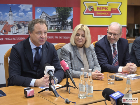 Autobusy na prąd z własnej farmy. Świdnickie MPK wchodzi w nową erę. Czy bilety będą tańsze? - 1