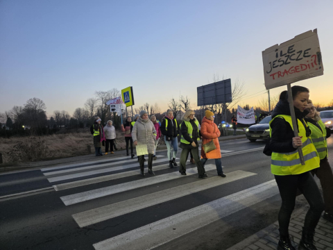 Protest po tragicznym wypadku w Strzegomiu. Były utrudnienia na drodze krajowej numer 5 - 3