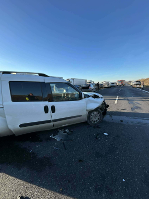 Wypadek na A4 pod Wrocławiem. Trzy auta zderzyły się w Starym Śleszowie [AKTUALIZACJA] - 1