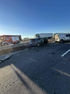 Wypadek na A4 pod Wrocławiem. Trzy auta zderzyły się w Starym Śleszowie [AKTUALIZACJA] - 2