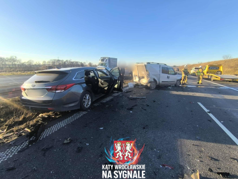 Wypadek na A4 pod Wrocławiem. Trzy auta zderzyły się w Starym Śleszowie [AKTUALIZACJA] - 3