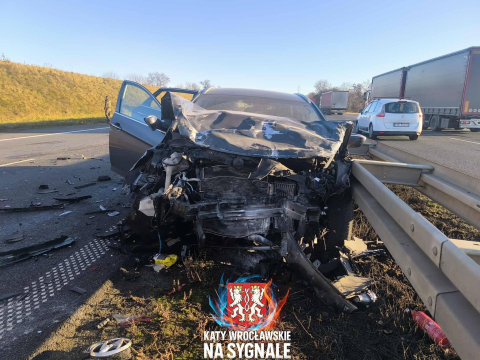 Wypadek na A4 pod Wrocławiem. Trzy auta zderzyły się w Starym Śleszowie [AKTUALIZACJA] - 4