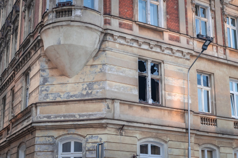 Pożar w kamienicy we Wrocławiu. Trzy osoby trafiły do szpitala [ZDJĘCIA] - 7