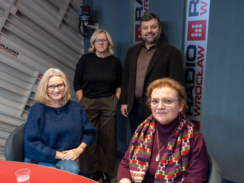 Różne punkty słyszenia: Sztuczna inteligencja zastępuje prawdziwe relacje. Dokąd nas to prowadzi? - W "Różnych punktach słyszenia" rozmawiamy o relacjach ludzi ze sztuczną inteligencją.