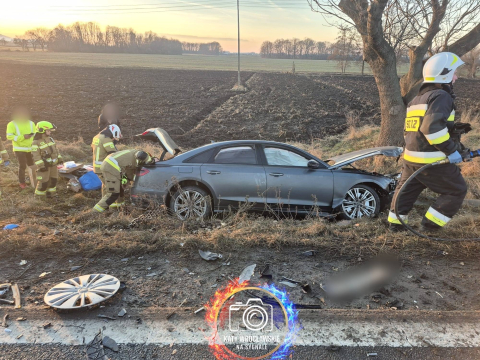 Droga krajowa numer 8 była zablokowana. Zderzyły się trzy samochody, jedna osoba w szpitalu [ZDJĘCIA] - 2