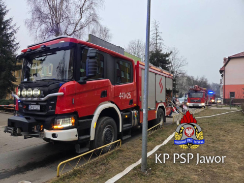 Tragiczny pożar mieszkania w Jaworze. Nie żyje 70-letni mężczyzna - 4