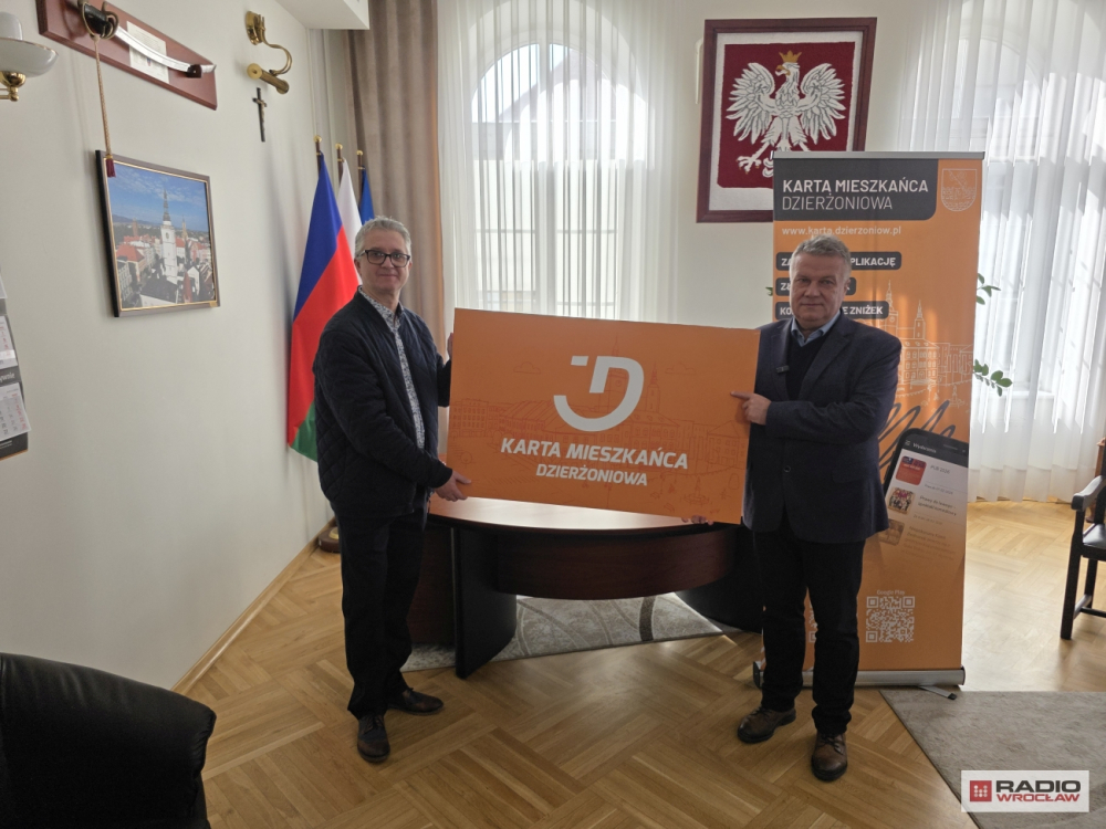 Ponad tysiąc mieszkańców już ma Dzierżoniowską Kartę Mieszkańca - Ponad tysiąc mieszkańców już ma Dzierżoniowską Kartę Mieszkańca