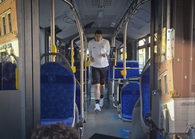P&oacute;łmaraton przebiegnięty... w autobusie. Jedyna taka akcja we Wrocławiu