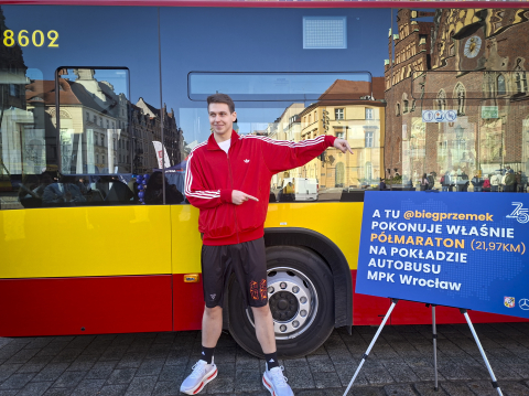 Półmaraton przebiegnięty... w autobusie. Jedyna taka akcja we Wrocławiu - 8