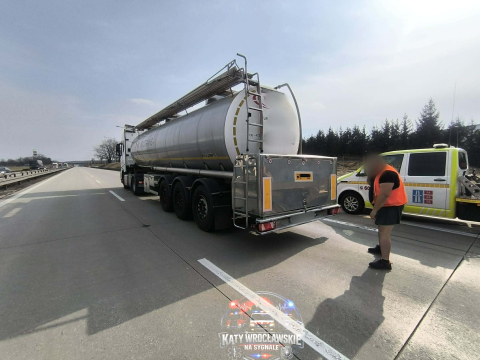 Autostrada A4 była zablokowana niedaleko Wrocławia. Zderzyły się trzy ciężarówki [ZDJĘCIA] - 3