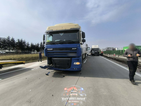 Autostrada A4 była zablokowana niedaleko Wrocławia. Zderzyły się trzy ciężarówki [ZDJĘCIA] - 4