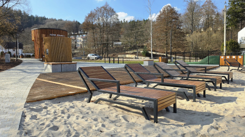 Nowe centrum w Polanicy-Zdroju. Jest nawet piasek z Kołobrzegu - 1