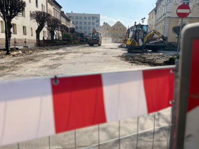 Znikną miejsca parkingowe i jedna z ulic w centrum Mirska