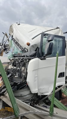 Trasa S8 była zablokowana w obu kierunkach. Zderzyły się dwie ciężarówki - 0