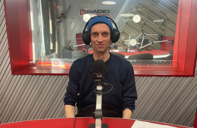 Chwalimy swoje: Jako klaun medyczny wspiera młodych pacjent&oacute;w. Jacek Timingeriu w studiu Radia Wrocław