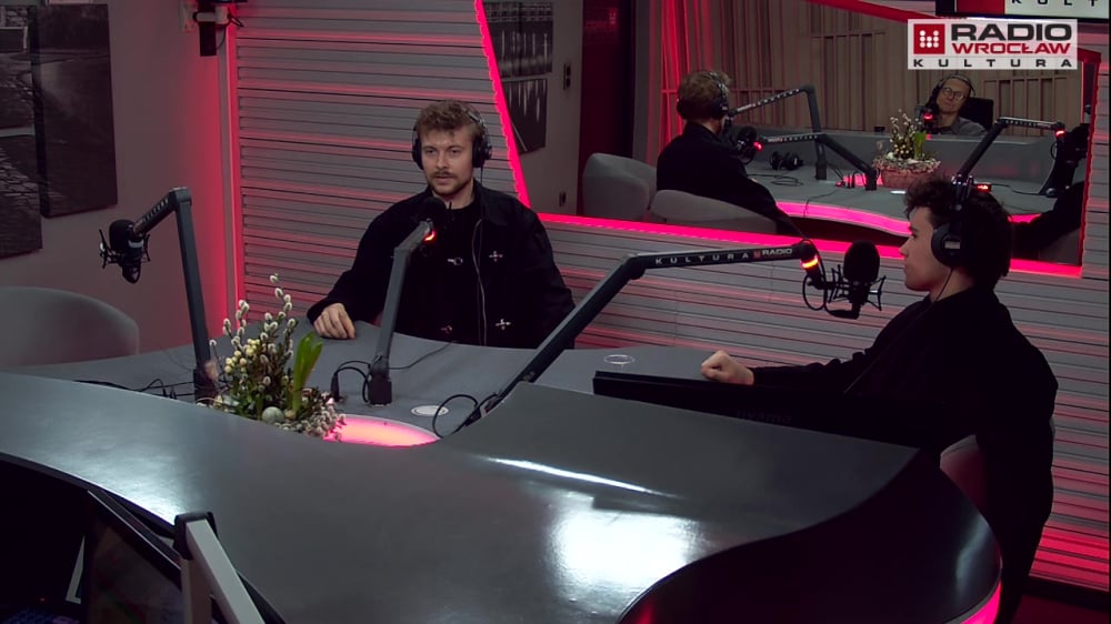 Klaudia Zięba i Magdalena Gandor w MD_Sie, DNA w HUCIE i Damian Kula w mia - Fot. RWK