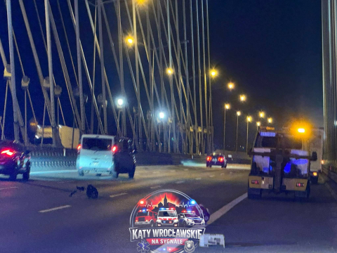 Wypadek na Moście Rędzińskim. Z samochodu aż wypadł silnik! [ZDJĘCIA] - 3