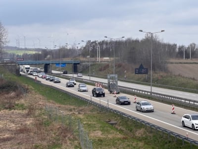Bez dużych kork&oacute;w na granicy w Zgorzelcu. Kierowcy bardziej obawiają się powrot&oacute;w