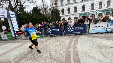 Półmaraton u stóp Karkonoszy. Startowało blisko 2000 uczestników  - 0