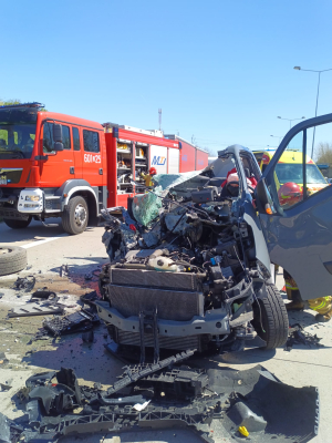 "Kierowca busa cudem ocalał". O włos od tragedii na autostradzie A4 [ZDJĘCIA] - 2