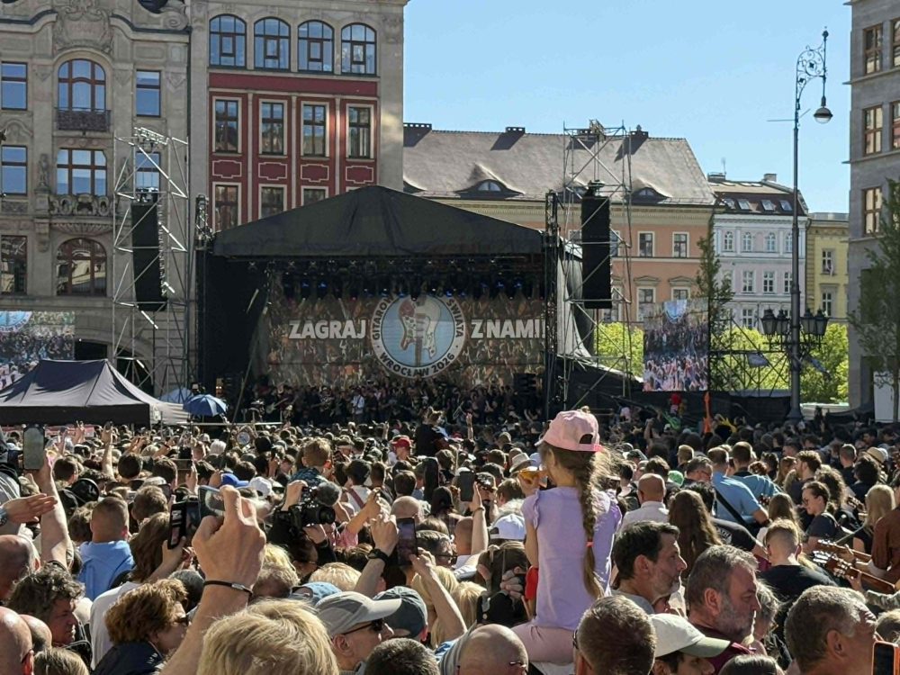Gitarowy Rekord Świata 2026 bez nowego wyniku. Zabrakło sporo gitar – „Hey Joe” znów połączyło tłumy. Rekord świata jednak pozostaje niepobity