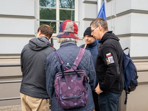 Grzegorz Braun znów nie usłyszał zarzutów. "Opuścił gabinet prokuratora" - 2