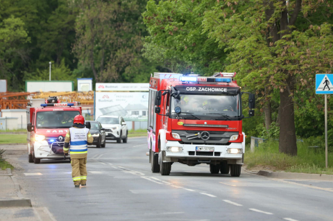 Ogromny pożar odpadów na złomowisku w Pietrzykowicach. Dym widać z wielu kilometrów [ZDJĘCIA] - 3