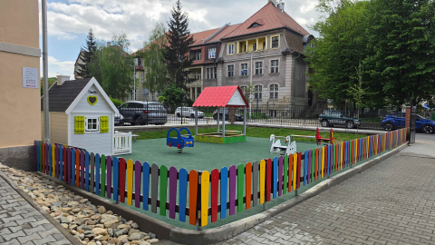 Po 20 miesiącach dzieci wracają do przedszkola i żłobka. Nowe oblicze zabytkowego budynku w Kłodzku [ZDJĘCIA] - 11