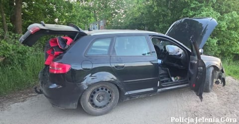 Pijani kierowcy wyeliminowani. Jeden wjechał w ogrodzenie, drugi uciekał przed policją [ZDJĘCIA] - 0