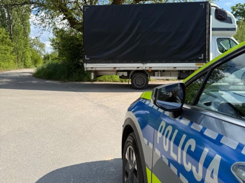 Pijani kierowcy wyeliminowani. Jeden wjechał w ogrodzenie, drugi uciekał przed policją [ZDJĘCIA] - 2