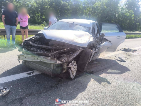 Ciężarówka w rowie i zderzenie dwóch pojazdów. Duże utrudnienia i korki na autostradzie A4 - 5
