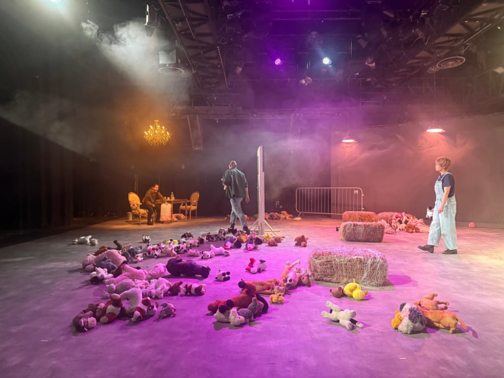 "Folwark zwierzęcy" na deskach Teatru Polskiego. Wystawią wersje dla dorosłych i dla dzieci - "Folwark zwierzęcy" to nowa propozycja Teatru Polskiego we Wrocławiu.