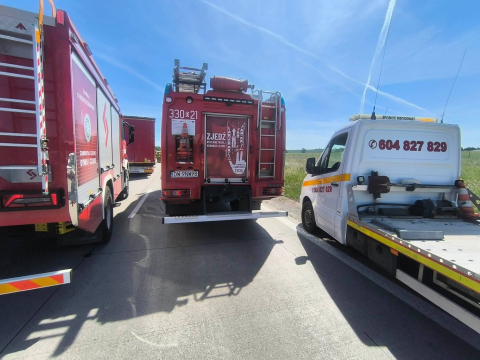 Poważny wypadek na autostradzie A4, trwają poszukiwania kierowcy. Ogromne korki w kierunku Wrocławia [ZDJĘCIA] - 0