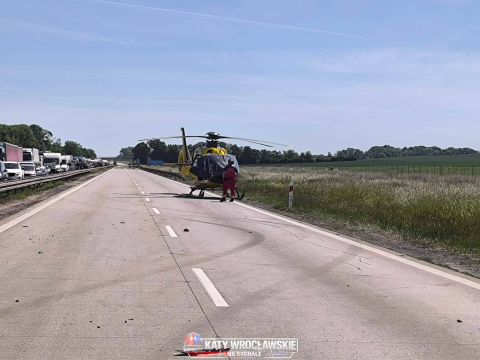 Poważny wypadek na autostradzie A4, trwają poszukiwania kierowcy. Ogromne korki w kierunku Wrocławia [ZDJĘCIA] - 4