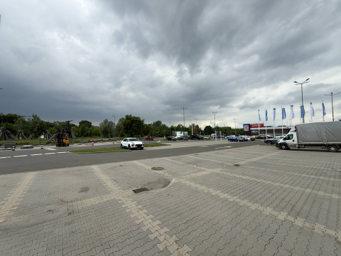 Szlabany przed Magnolią zamknięte. Od 1 czerwca musimy zapłacić za wjazd na parking pod centrum handlowym - 1