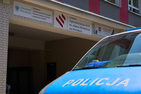  Niewybuch przy III LO we Wrocławiu. Ewakuowano ponad 430 osób - 0