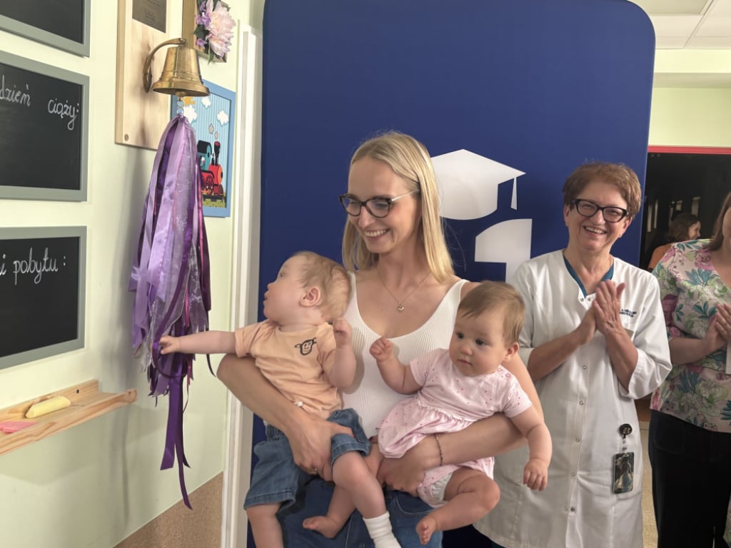 Dzwon Wdzięczności w szpitalu na Borowskiej. Rodzice mogą świętować z dziećmi wypis do domu