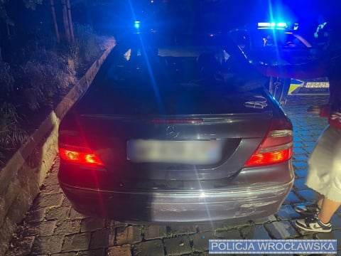 Autem, pieszo i wpław. 19-latek zaliczył "triathlon" uciekając przed policją - 2