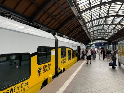 Dwie nowe stacje na Dolnym Śląsku. Jechaliśmy pierwszym pociągiem nad Jezioro Bielawskie