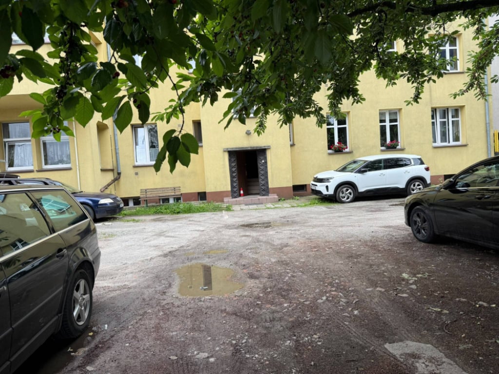 Zgłosili się jako pierwsi, przez cały czas czekają na rewitalizację podwórka. Inne wspólnoty już dawno mają to za sobą