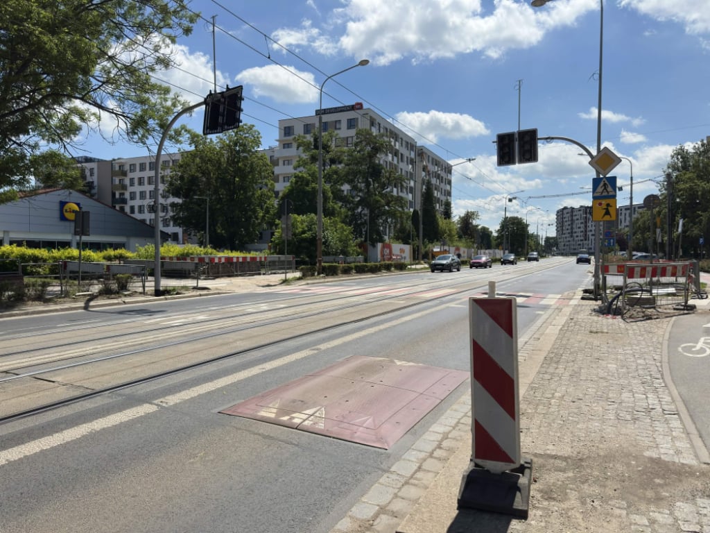 Na Hubskiej stawiają sygnalizację świetlną. Co z progami zwalniającymi w tym samym miejscu?