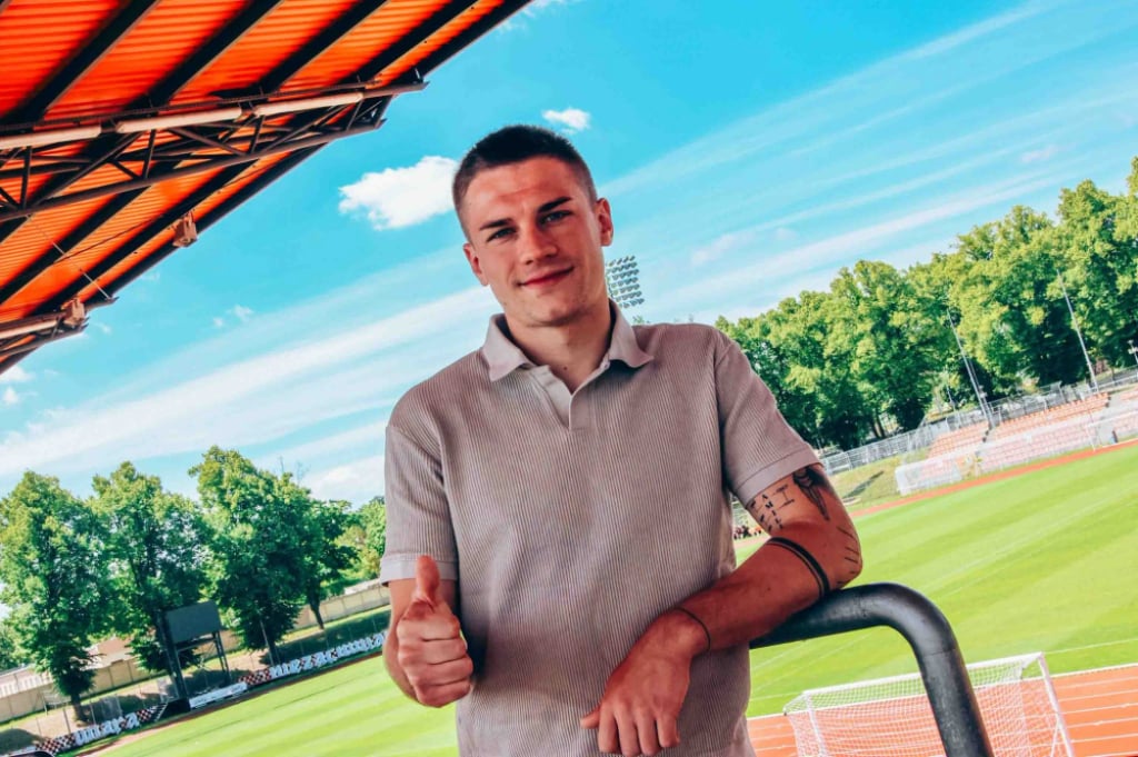 Kacper Tabiś pozostanie w Chrobrym Głogów