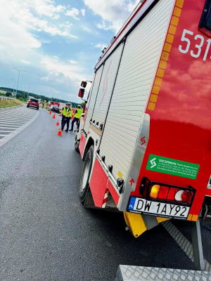 Makabryczny wypadek niedaleko Polkowic. Motocykl i kierowca stanęli w płomieniach - 0