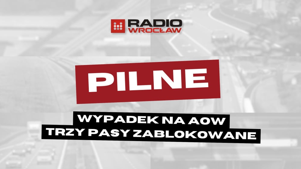 Zderzenie dwóch samochodów na AOW. Trzy pasy zablokowane, jedna osoba ranna