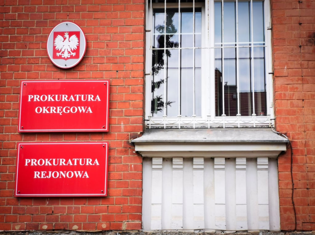 Ustawiali przetargi na odbiór i wywóz śmieci w Wałbrzychu. Prokuratura ma na celowniku aż 11 osób