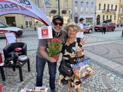 Nasze Radio jest w Wałbrzychu. Nadajemy na żywo sprzed ratusza. Czekamy na Was!