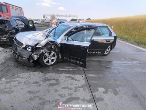 Karambol na autostradzie A4. Jedna osoba ranna, trasa w stronę Wrocławia była zablokowana [ZDJĘCIA] - 2