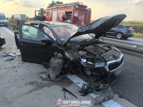 Karambol na autostradzie A4. Jedna osoba ranna, trasa w stronę Wrocławia była zablokowana [ZDJĘCIA] - 0